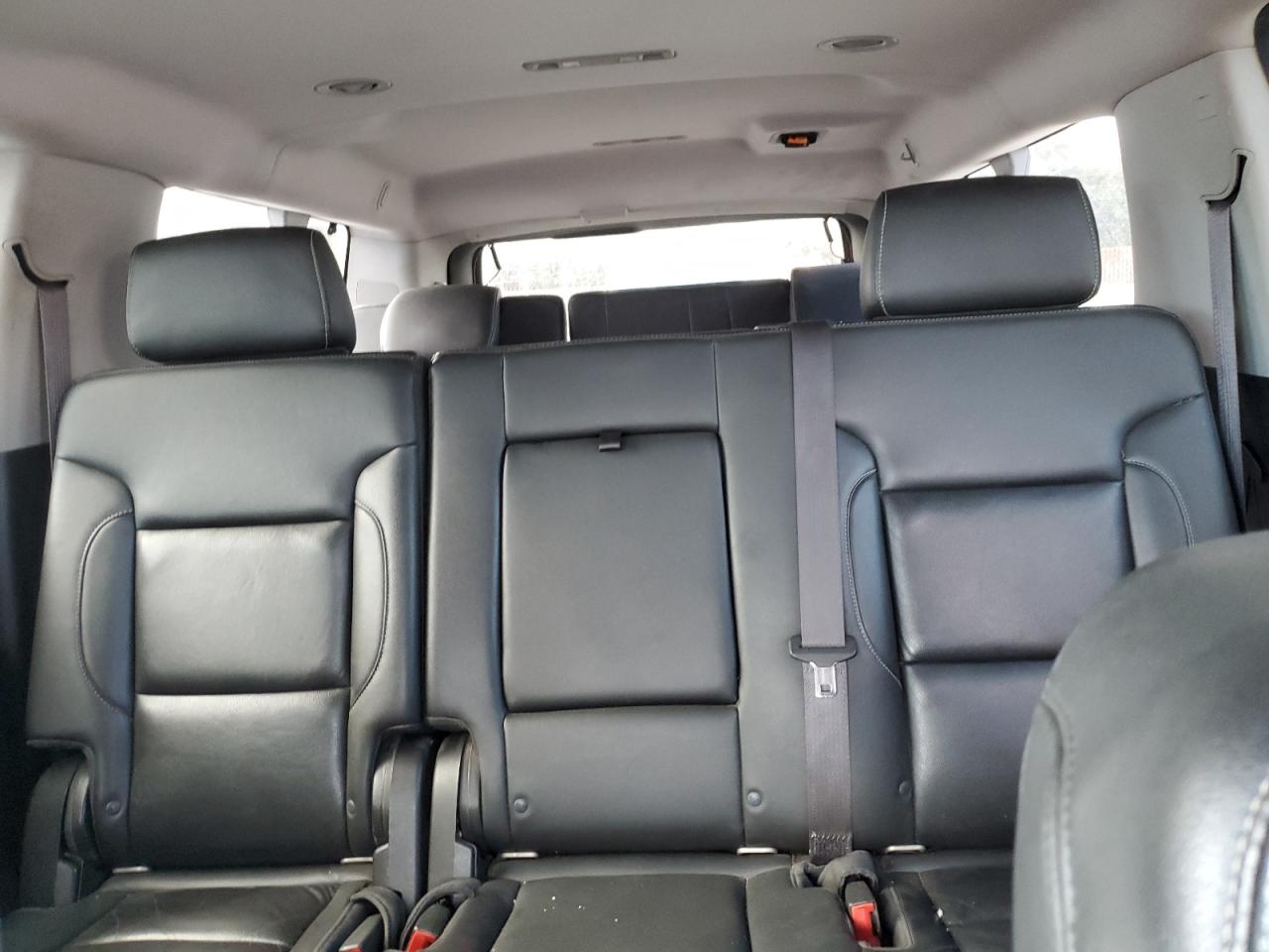 2017 Chevrolet Suburban - Image 10