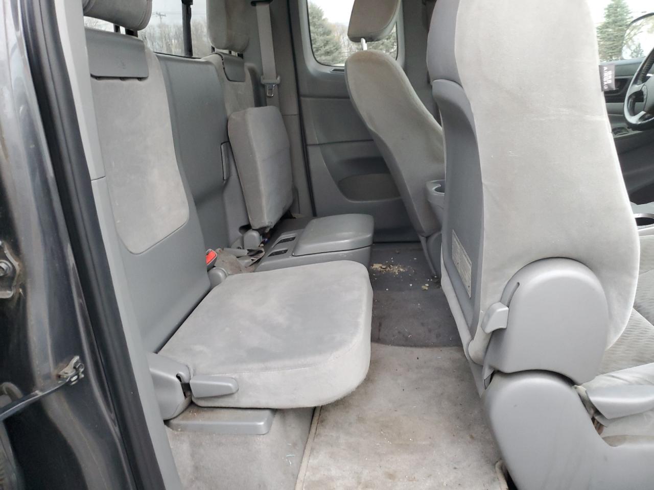 2010 Toyota Tacoma - Image 10