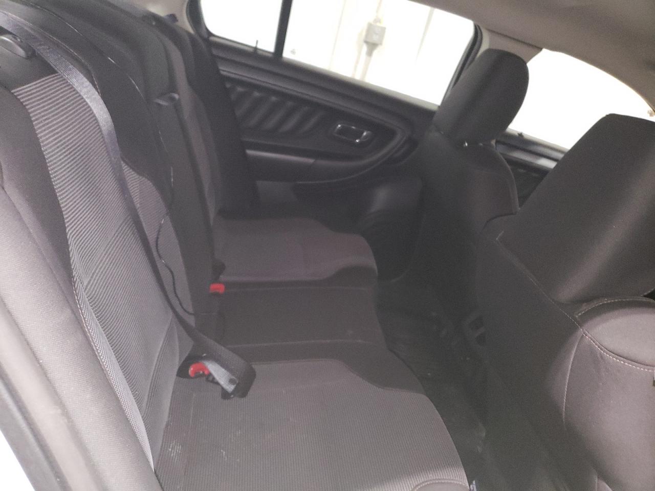 2010 Ford Taurus - Image 11