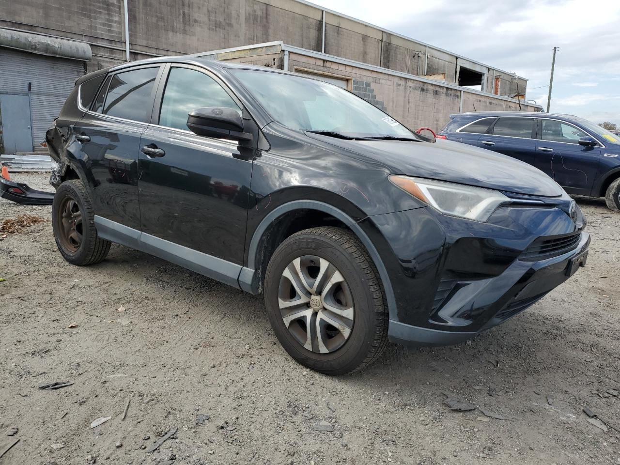 2017 Toyota RAV 4 - Image 4