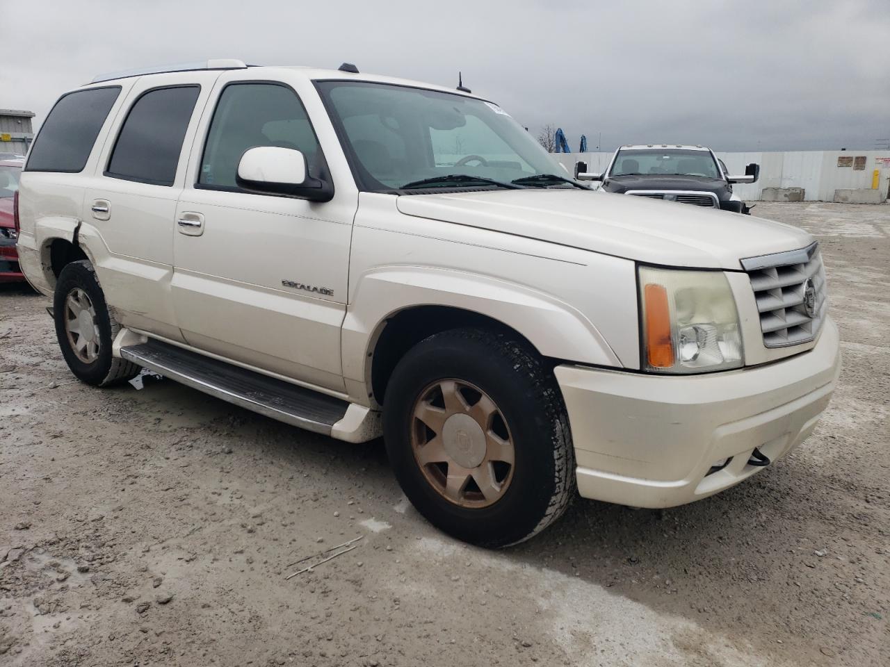 2004 Cadillac Escalade - Image 4