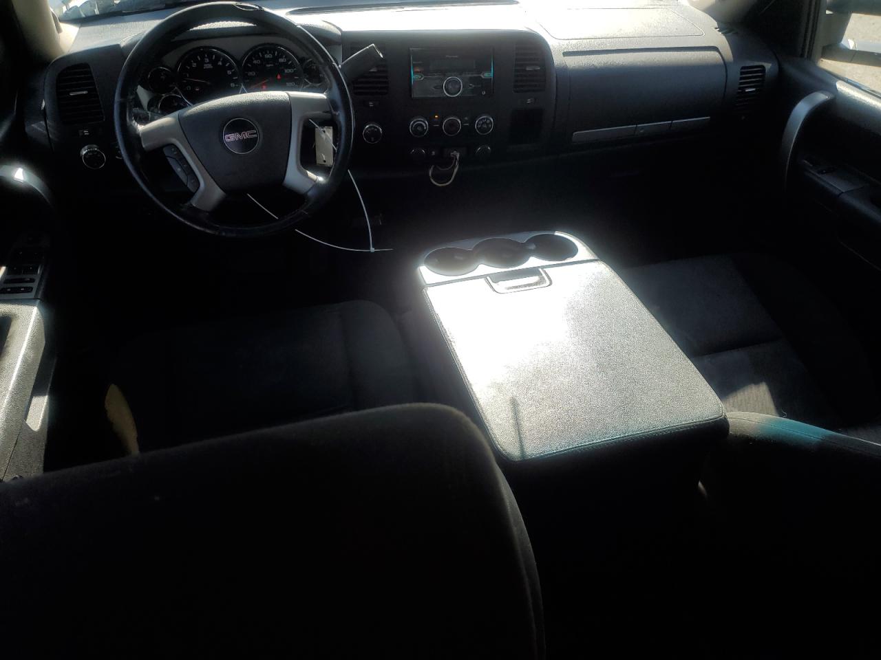 2011 GMC Sierra - Image 8