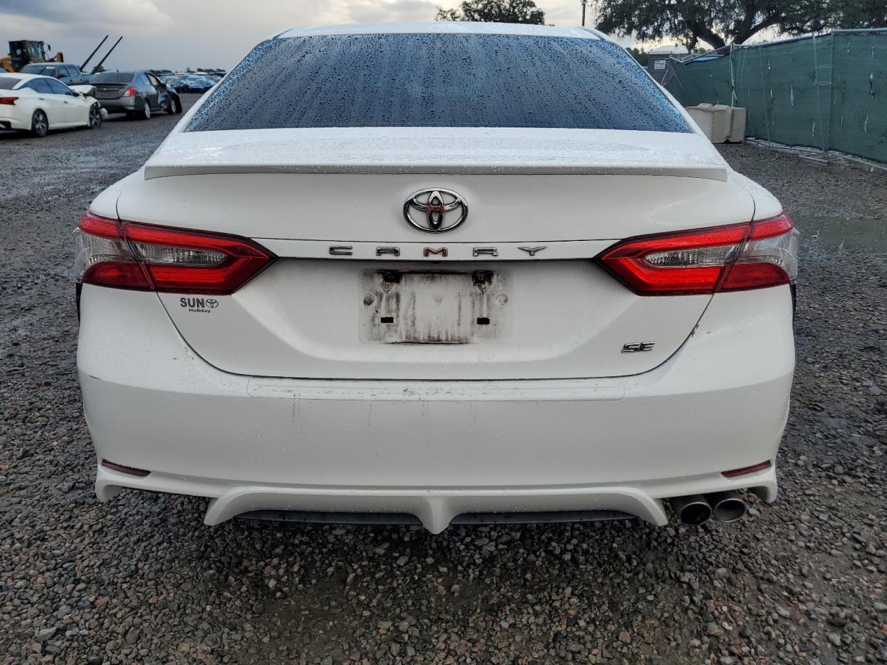 2018 Toyota Camry L VIN: 4T1B11HK7JU076600 Lot: 79339184