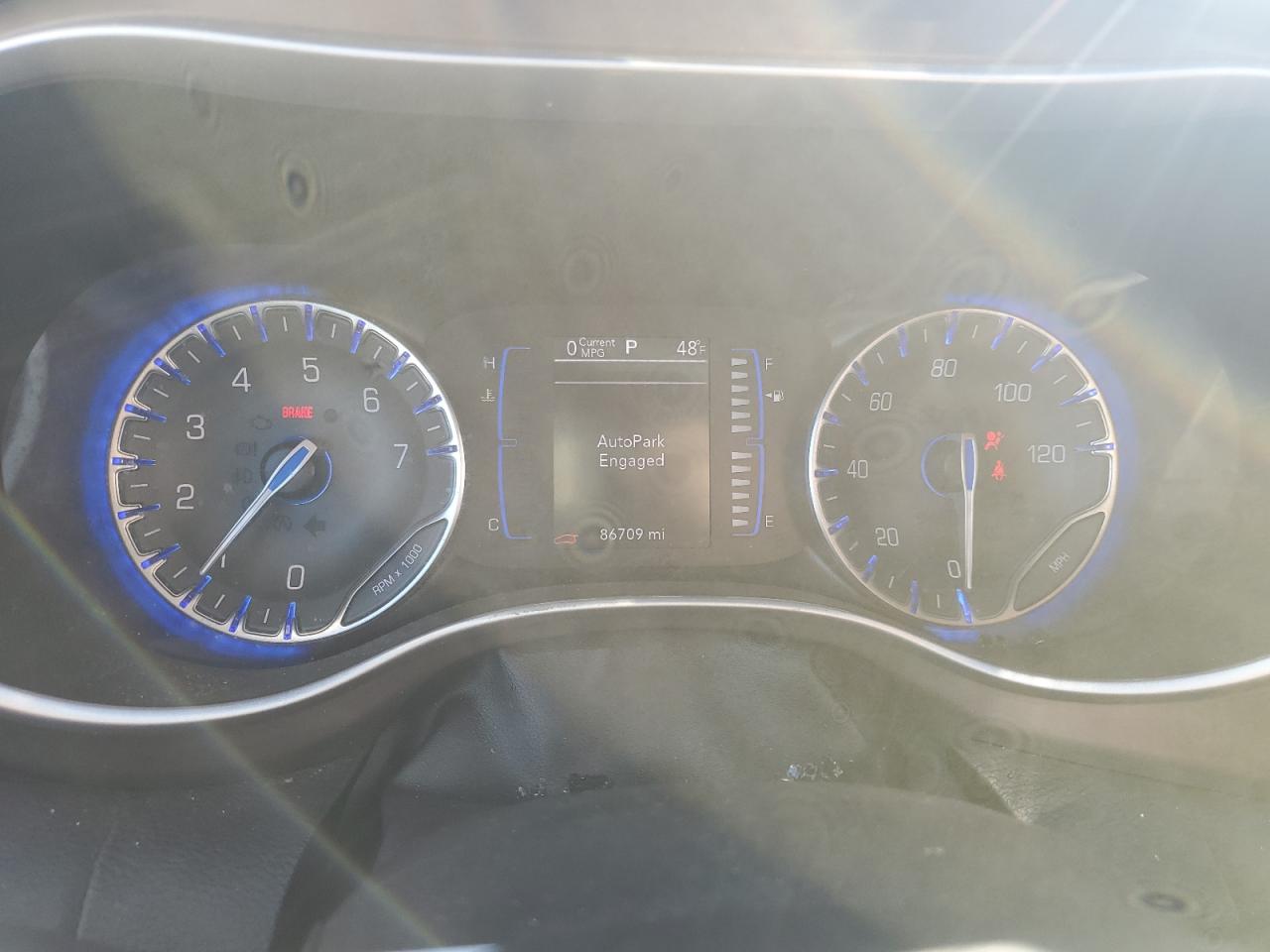 2020 Chrysler Voyager - Image 9