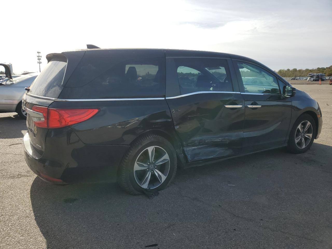 2018 Honda Odyssey - Image 3