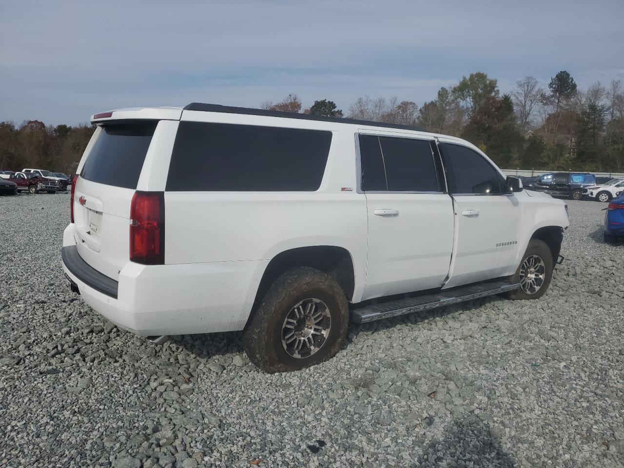 2016 Chevrolet Suburban - Image 3
