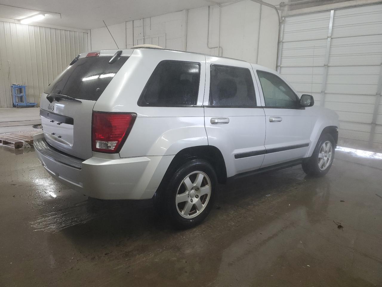 2008 Jeep Grand Cherokee - Image 3