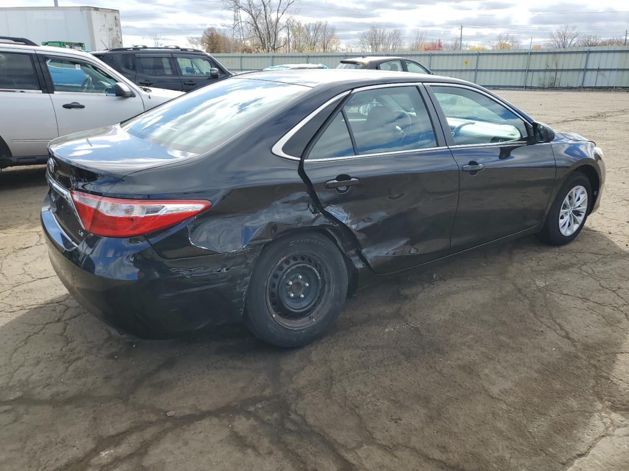 VIN 4T1BF1FK3HU292619 2017 TOYOTA CAMRY no.3