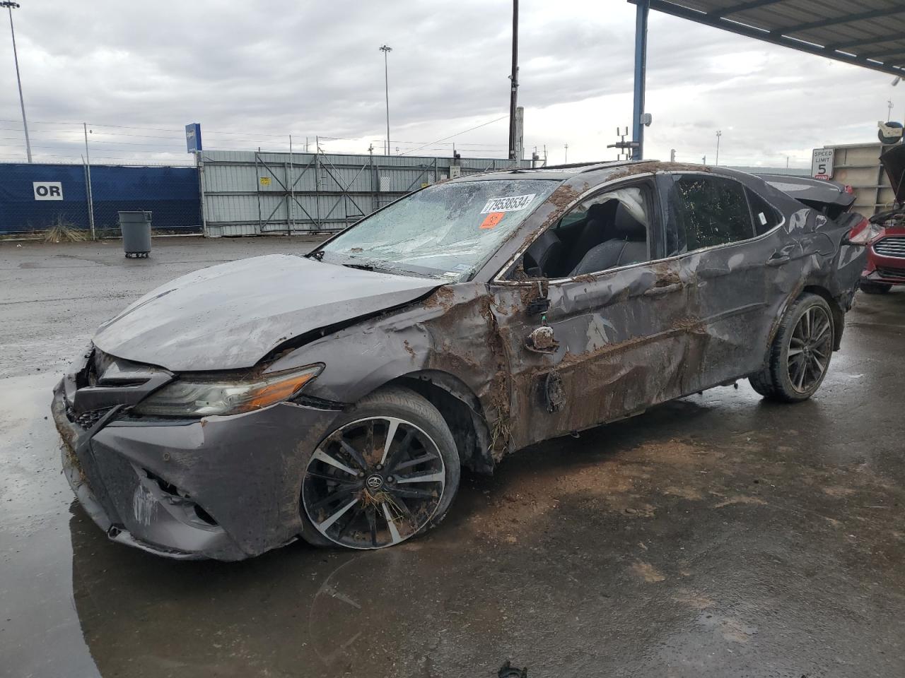 VIN 4T1BZ1HK4JU019747 2018 TOYOTA CAMRY no.1