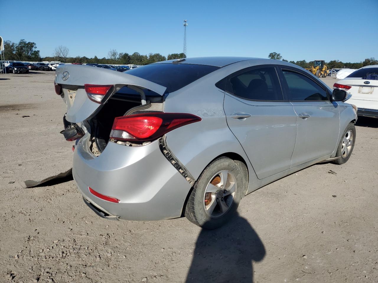 2015 Hyundai Elantra - Image 3