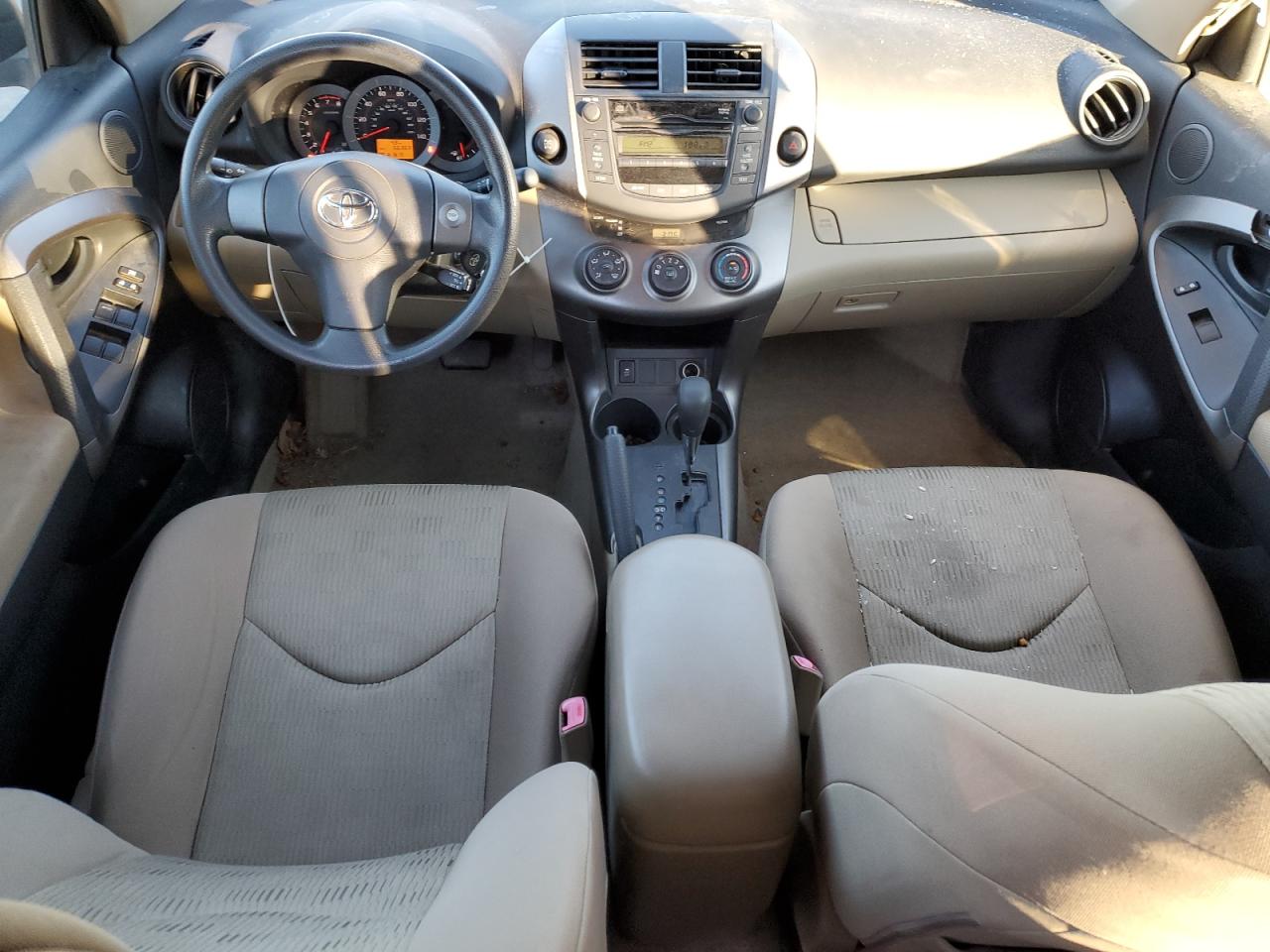 2010 Toyota RAV 4 - Image 8