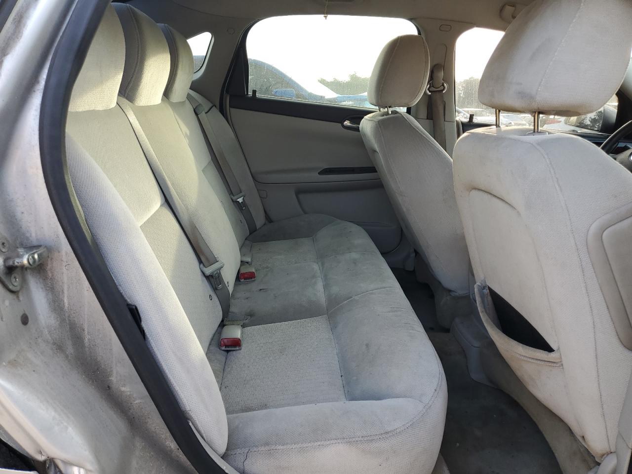 2011 Chevrolet Impala - Image 10