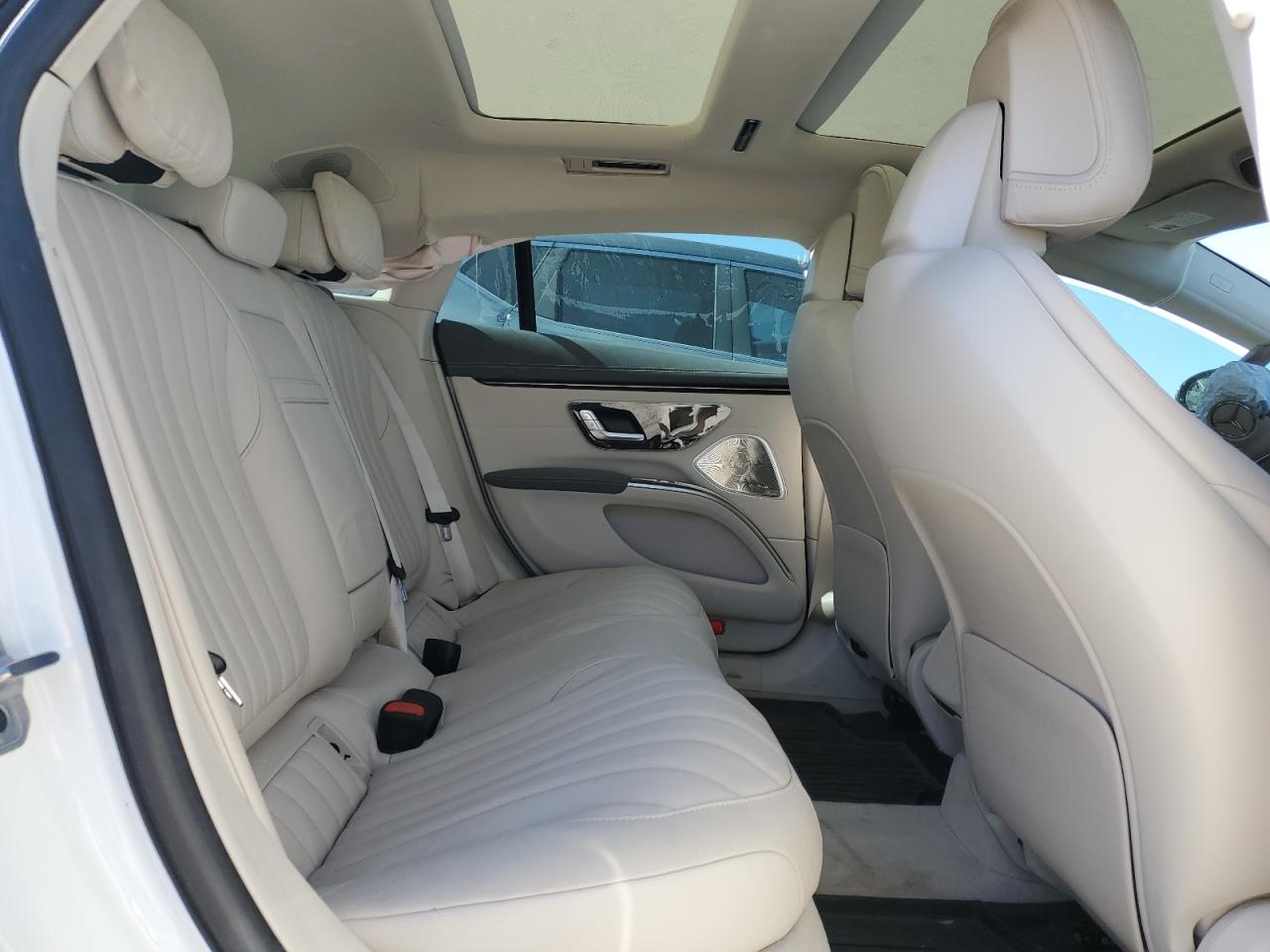 2022 Mercedes-Benz EQS - Image 10
