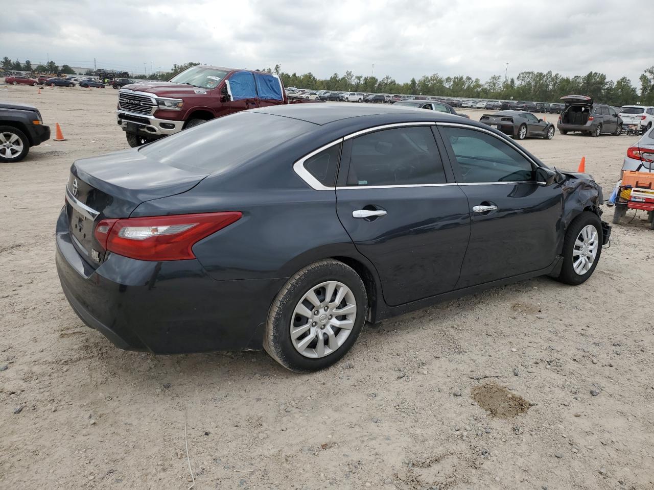 2018 Nissan Altima - Image 3