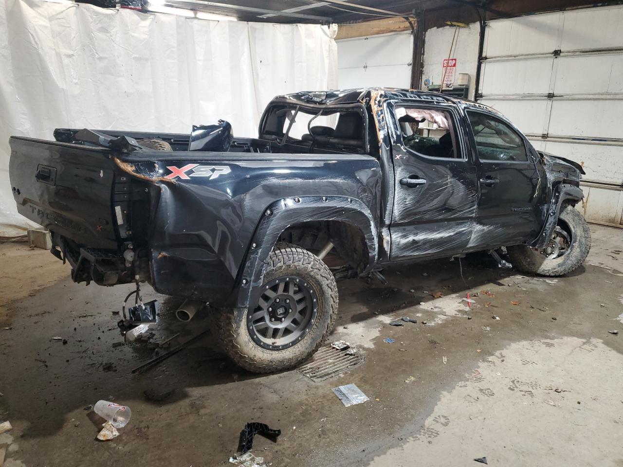 2017 Toyota Tacoma - Image 3