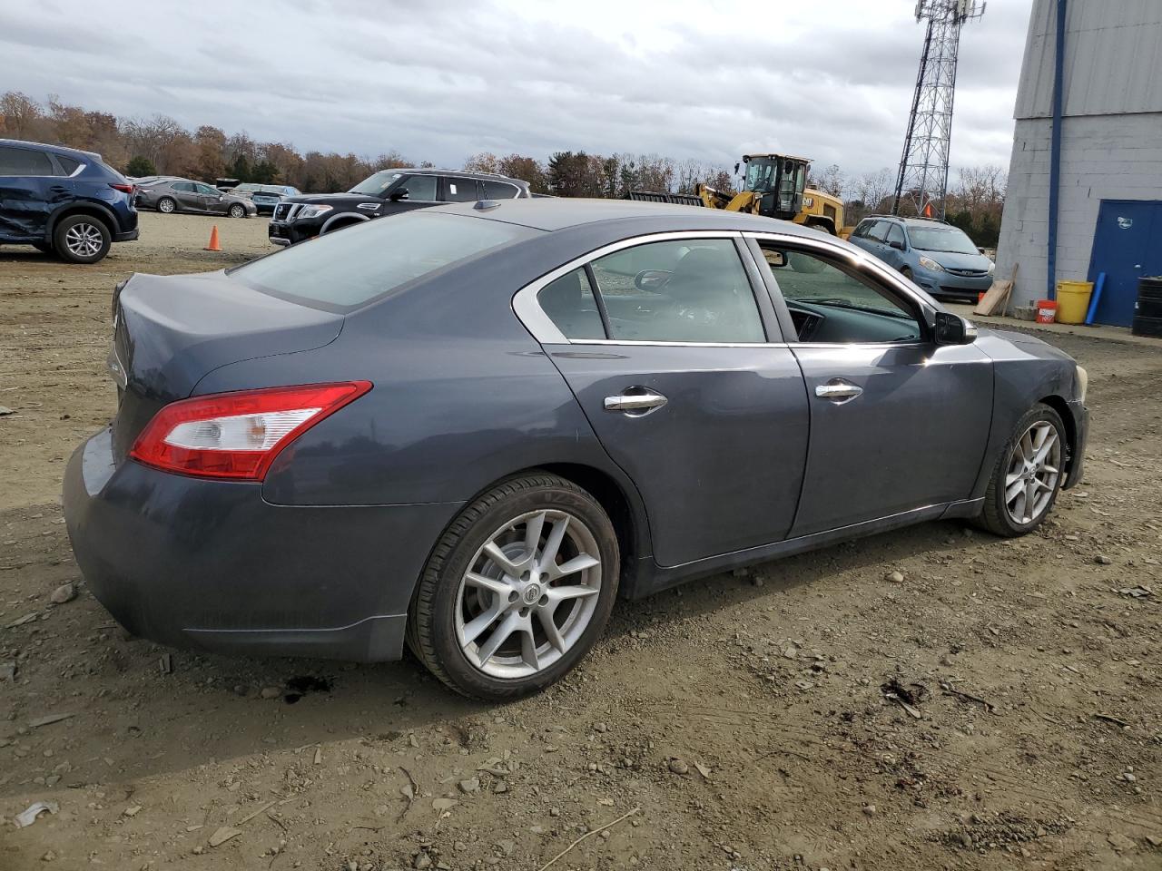 2010 Nissan Maxima - Image 3