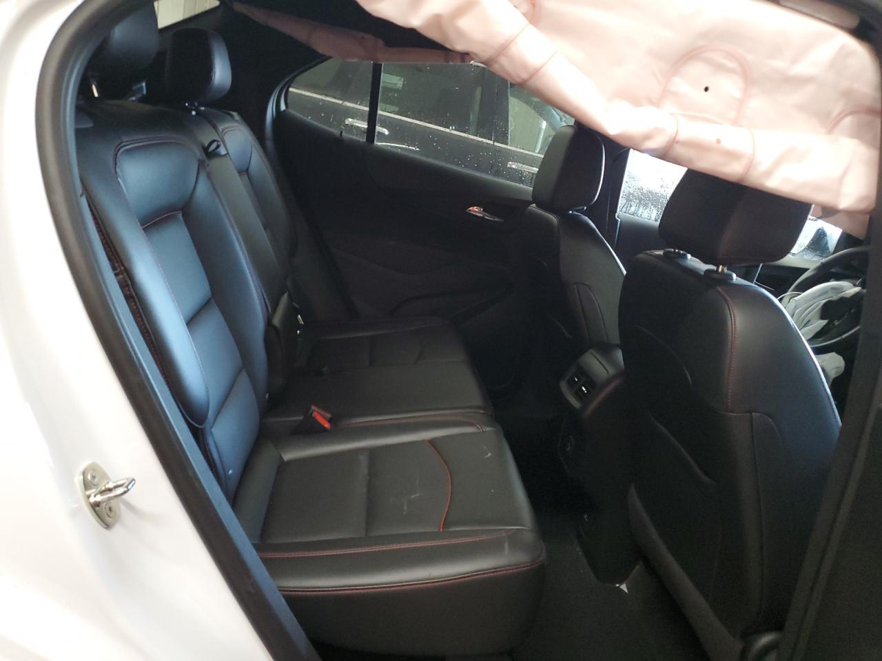 2023 Chevrolet Equinox - Image 11