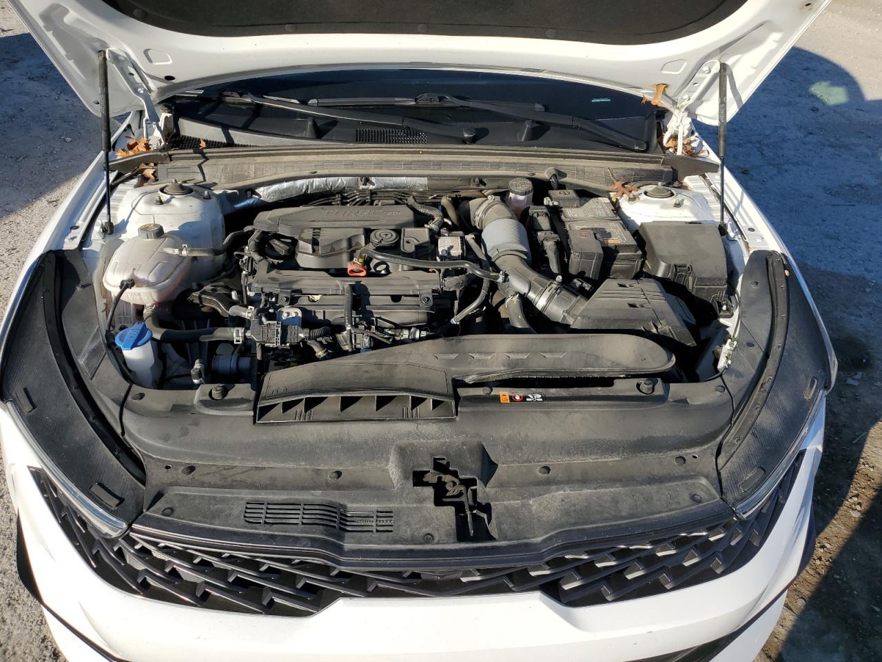 2023 Kia K5 - Image 11
