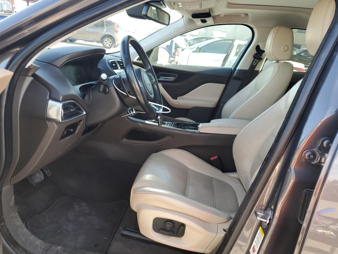 2017 Jaguar F-Pace - Image 7