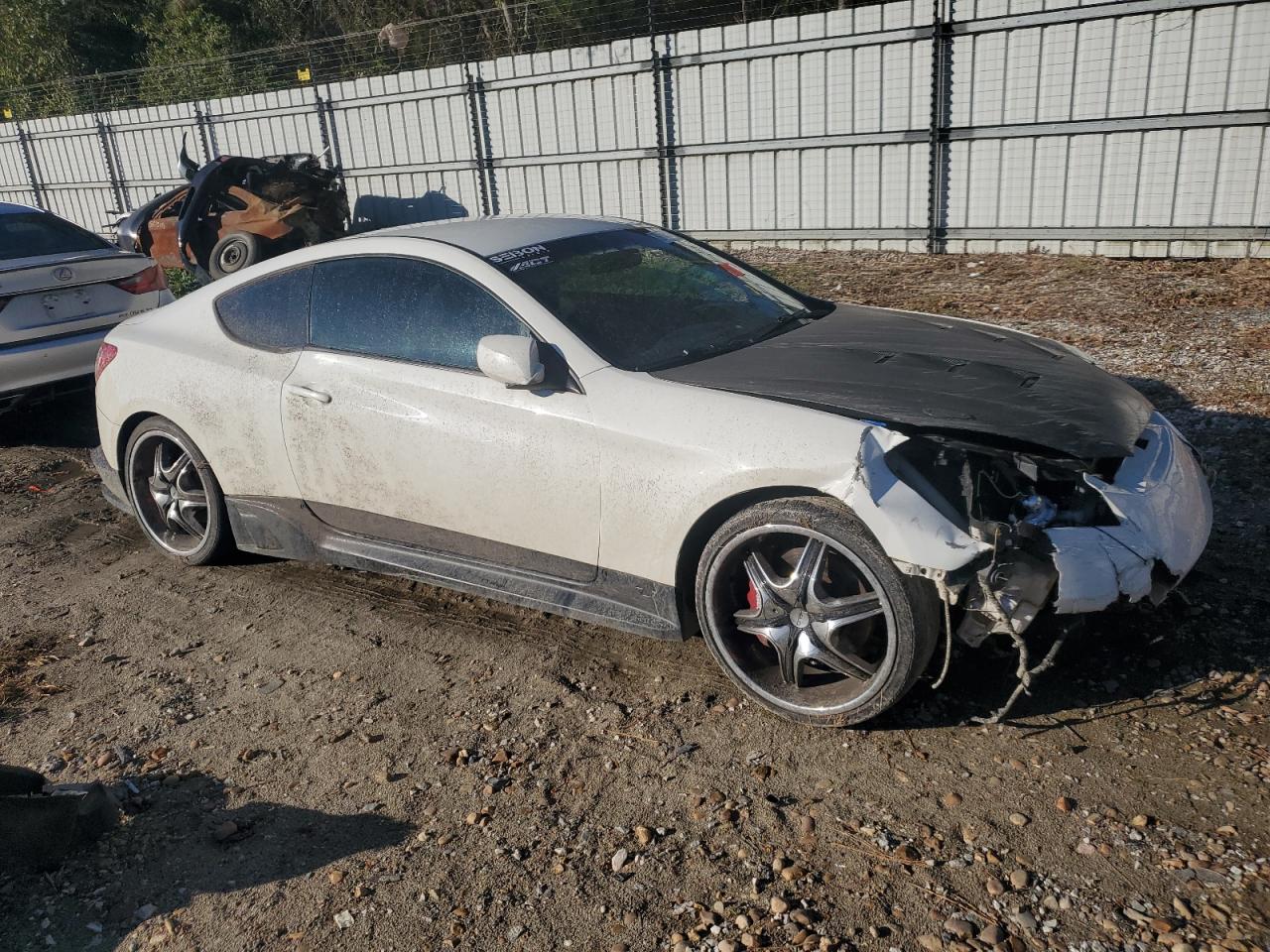 2011 Hyundai Genesis - Image 4