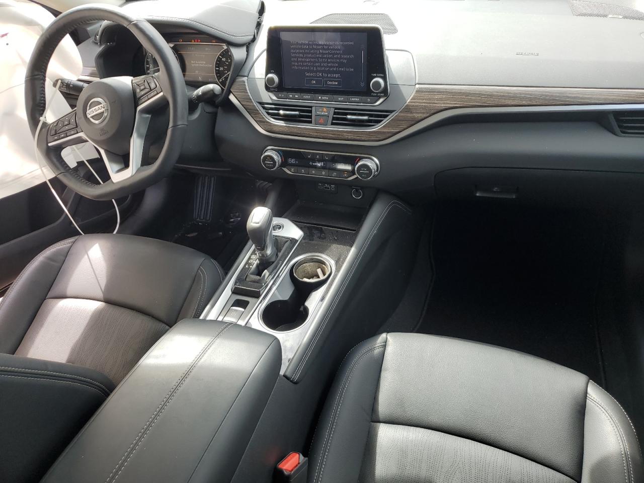 2021 Nissan Altima - Image 8