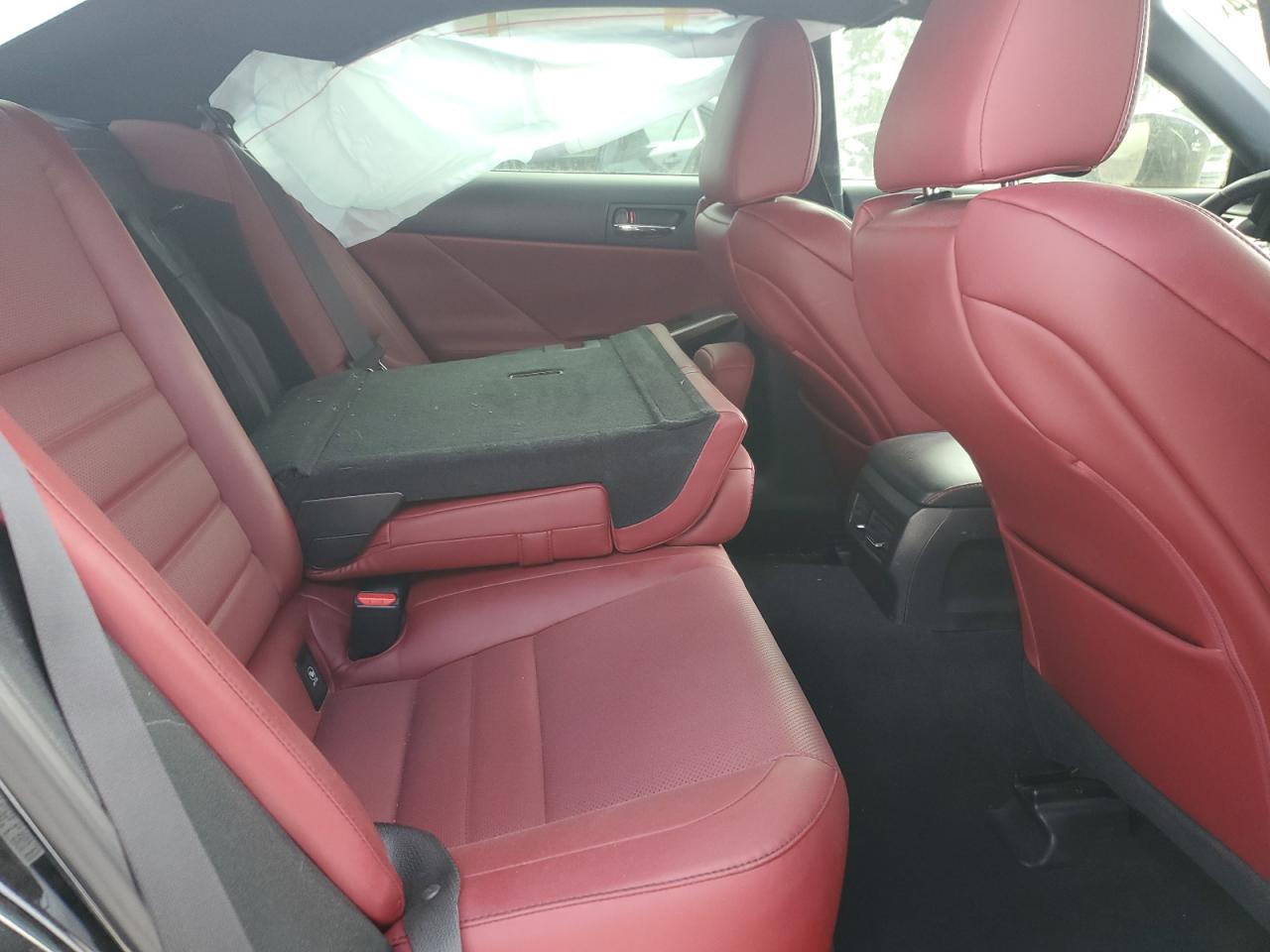 2015 Lexus IS - Image 10