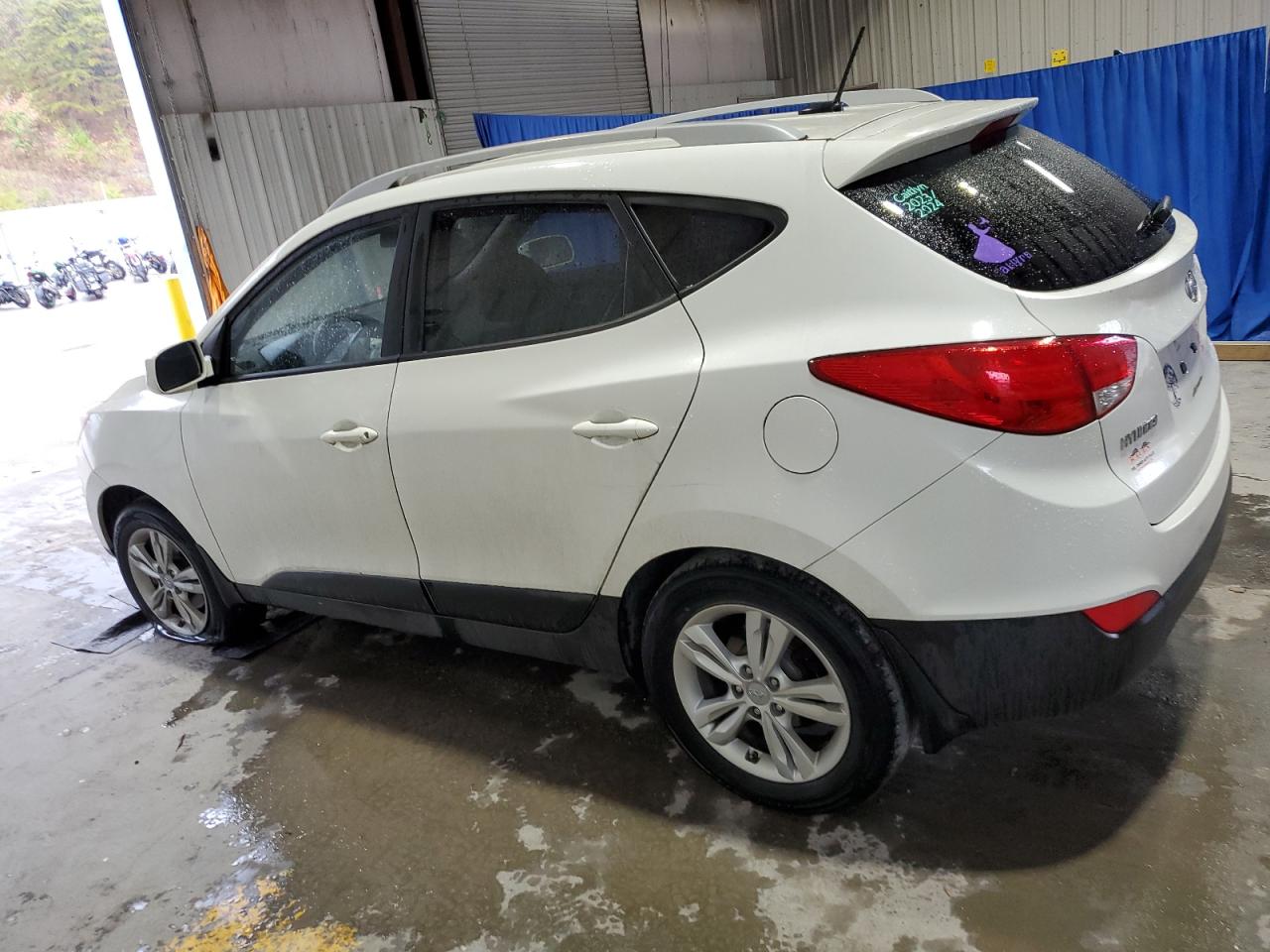 2010 Hyundai Tucson - Image 2