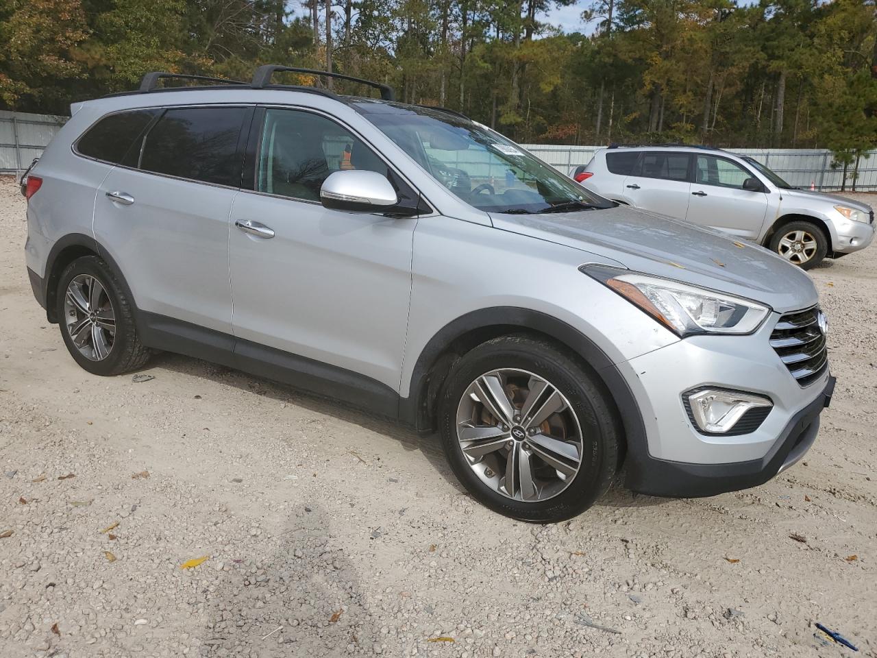 2016 Hyundai Santa Fe - Image 4