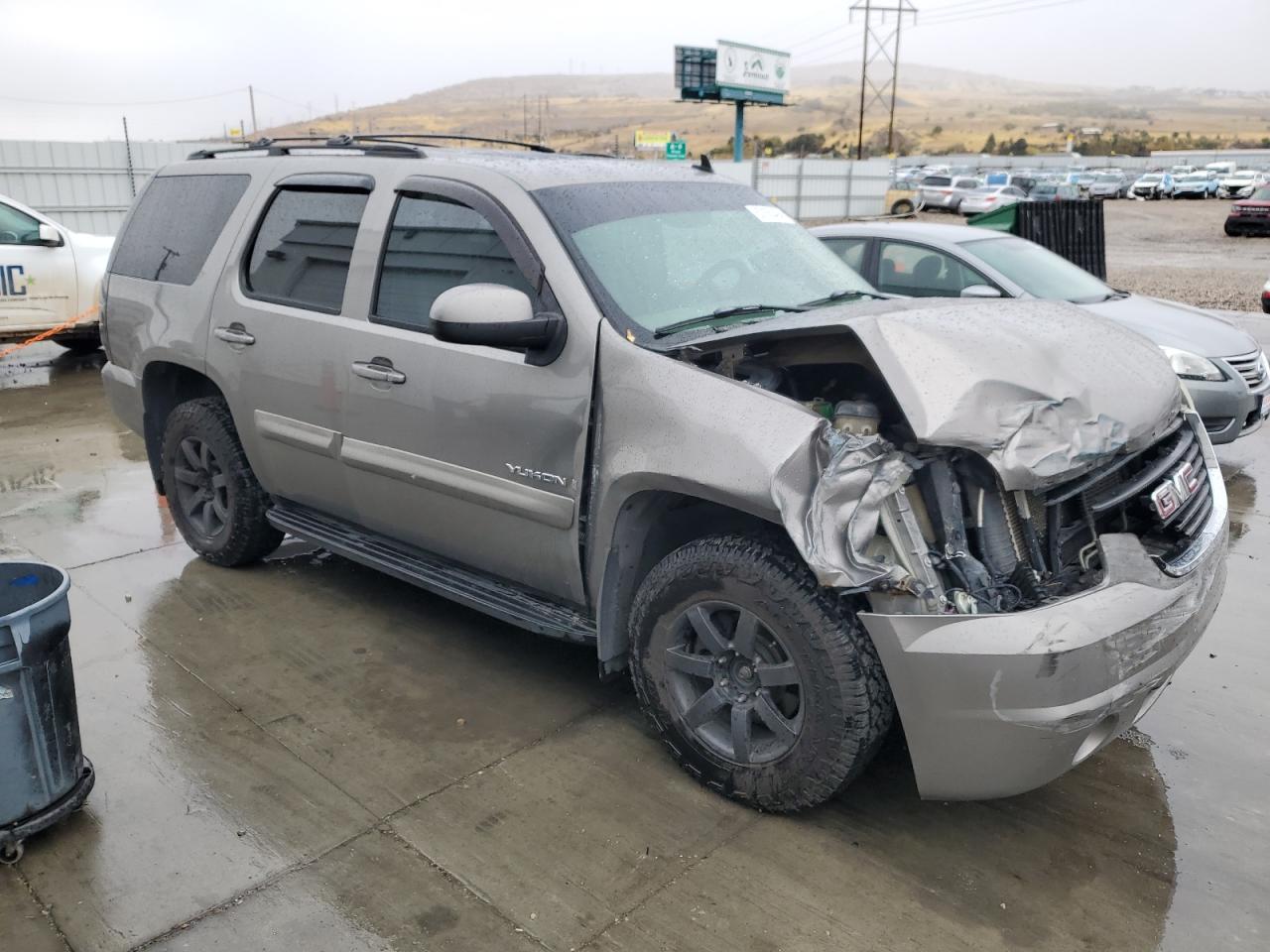 2007 GMC Yukon - Image 4
