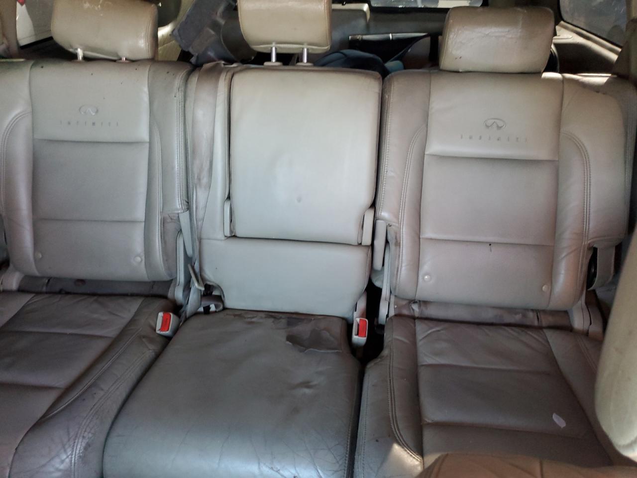2004 Infiniti QX56 - Image 10