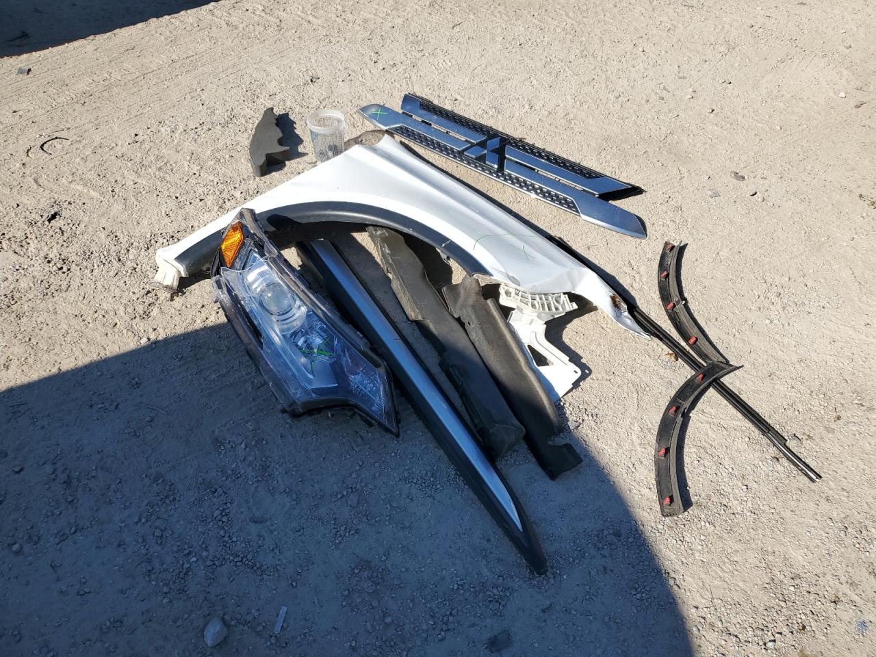 2020 Mitsubishi Outlander - Image 13