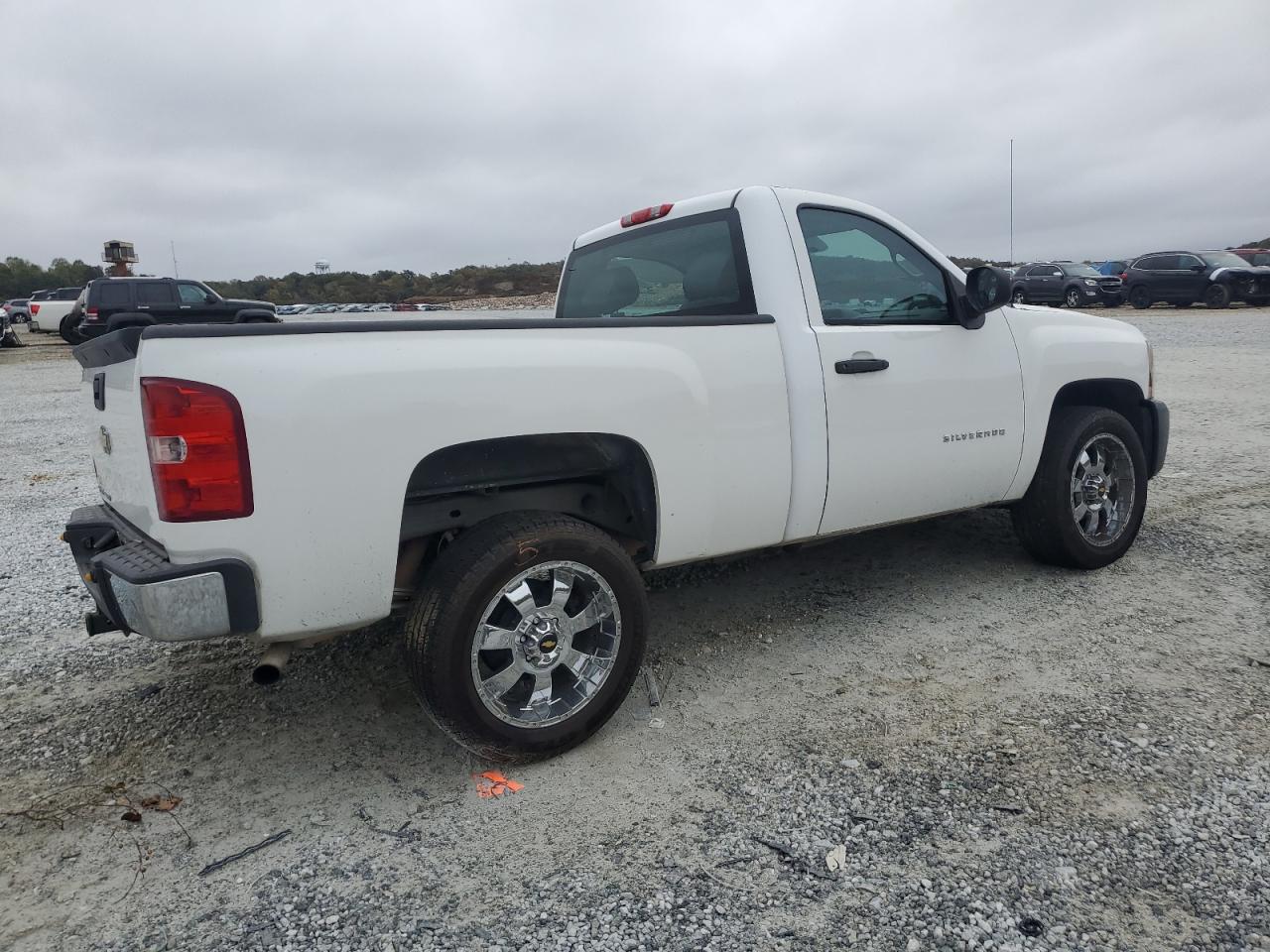 2011 Chevrolet Silverado - Image 3