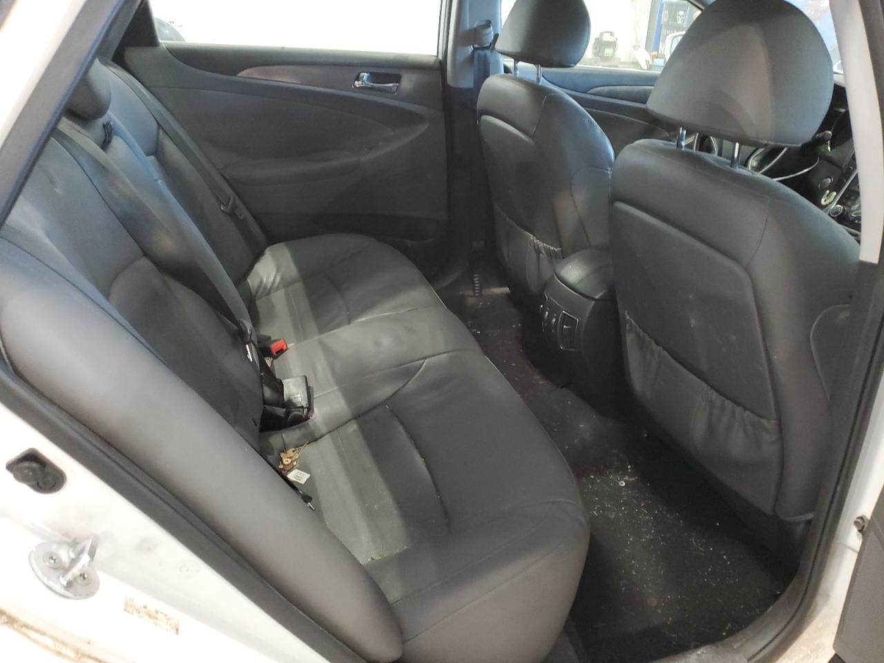 2011 Hyundai Sonata - Image 10
