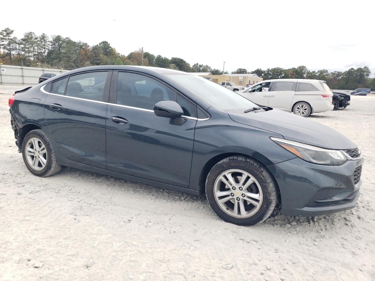 2017 Chevrolet Cruze - Image 4