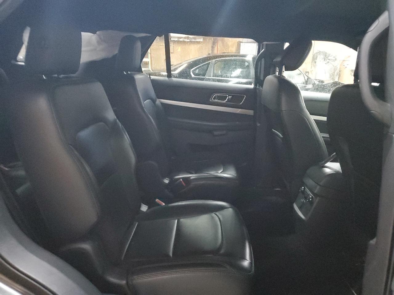 2019 Ford Explorer - Image 11