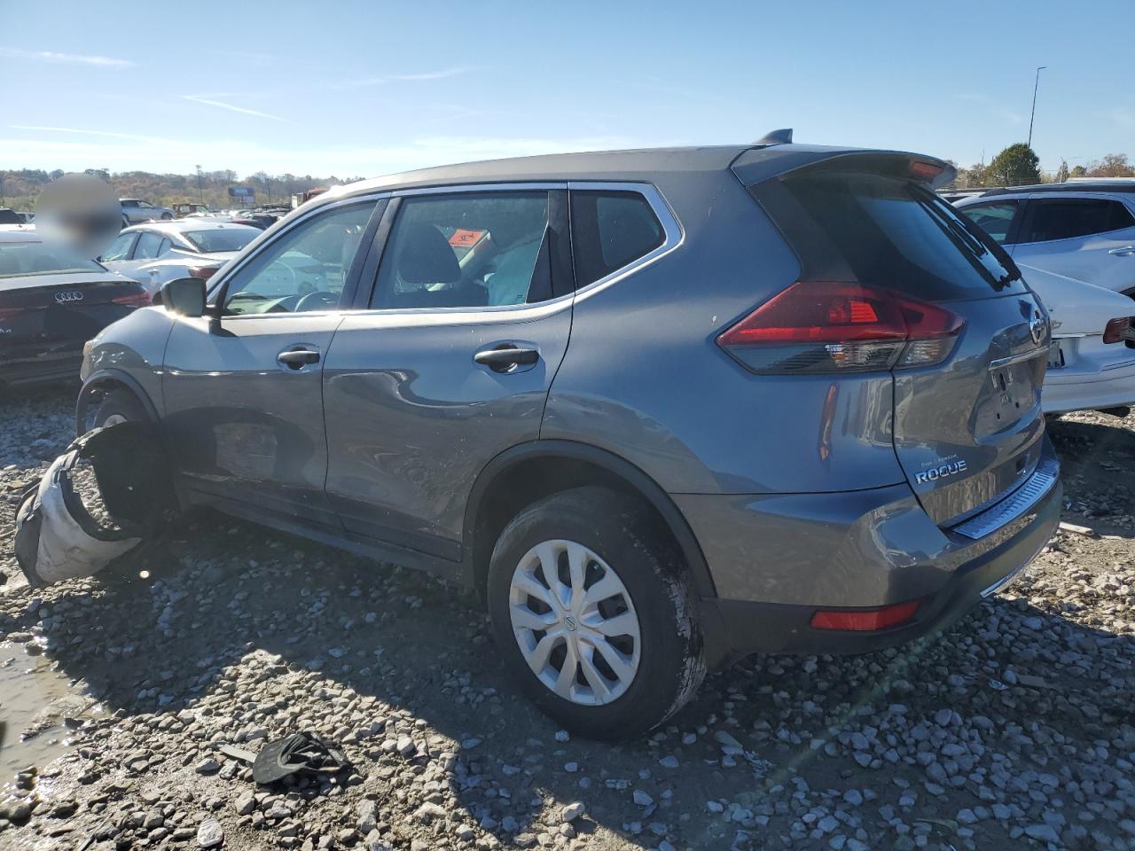 2018 Nissan Rogue - Image 2