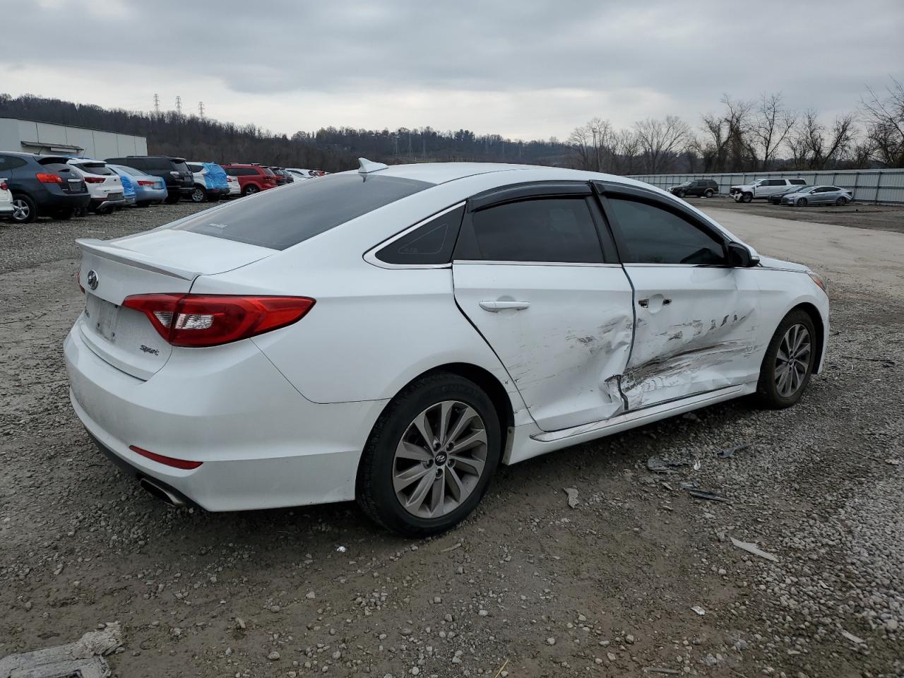 2015 Hyundai Sonata - Image 3