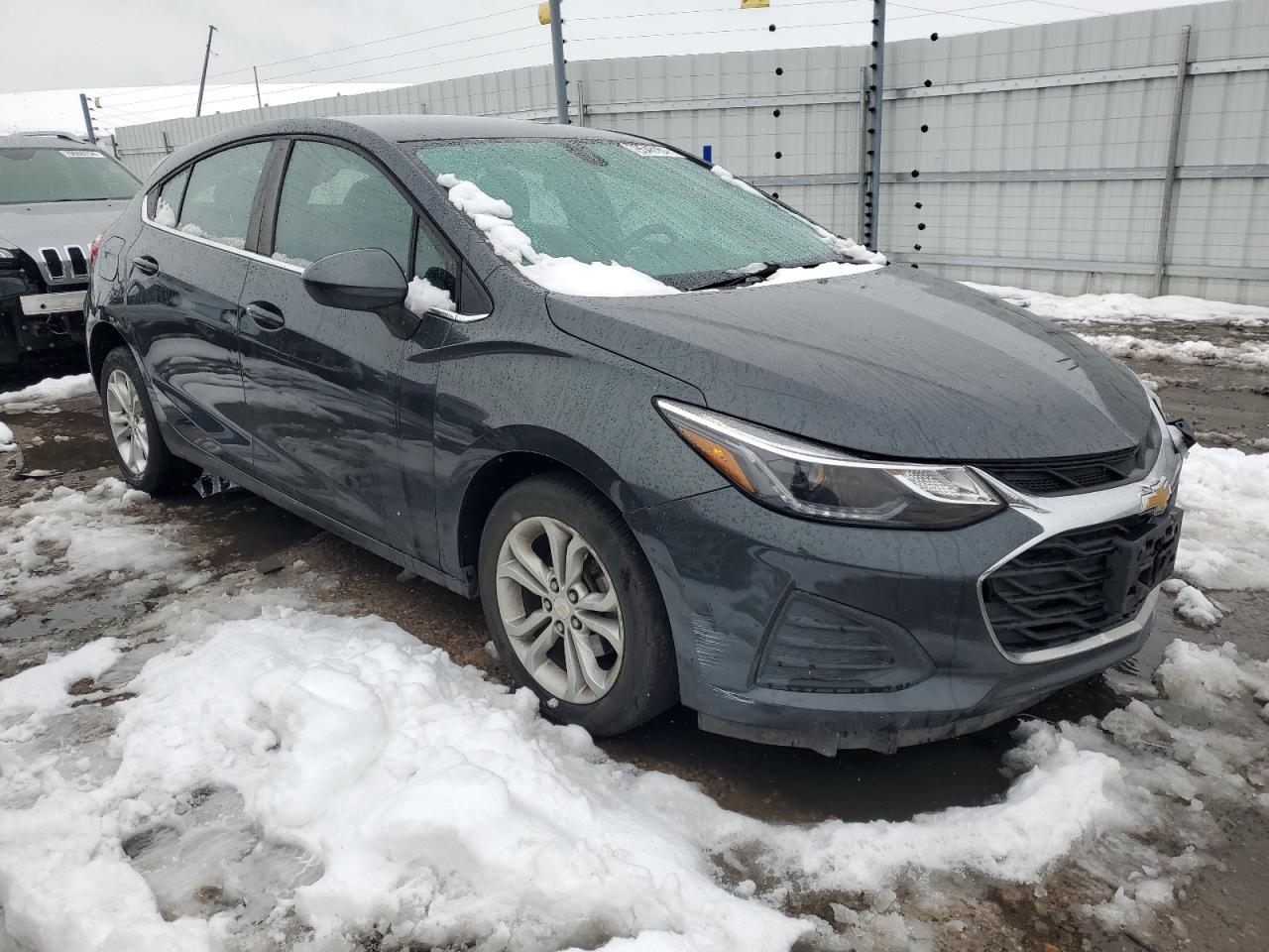 2019 Chevrolet Cruze - Image 4