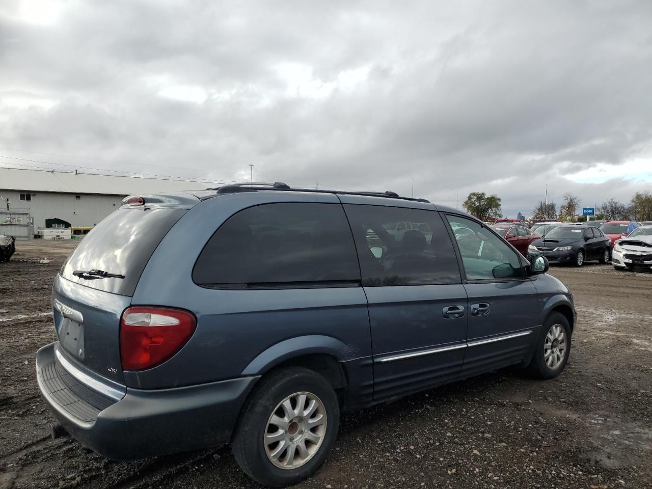 2002 Chrysler Town & Country - Image 3