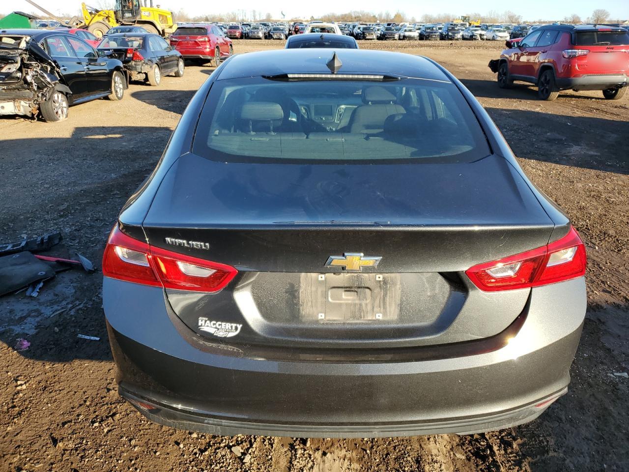 2018 Chevrolet Malibu - Image 6