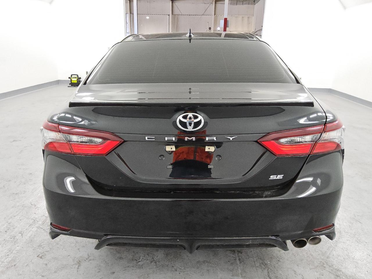 2022 Toyota Camry - Image 6