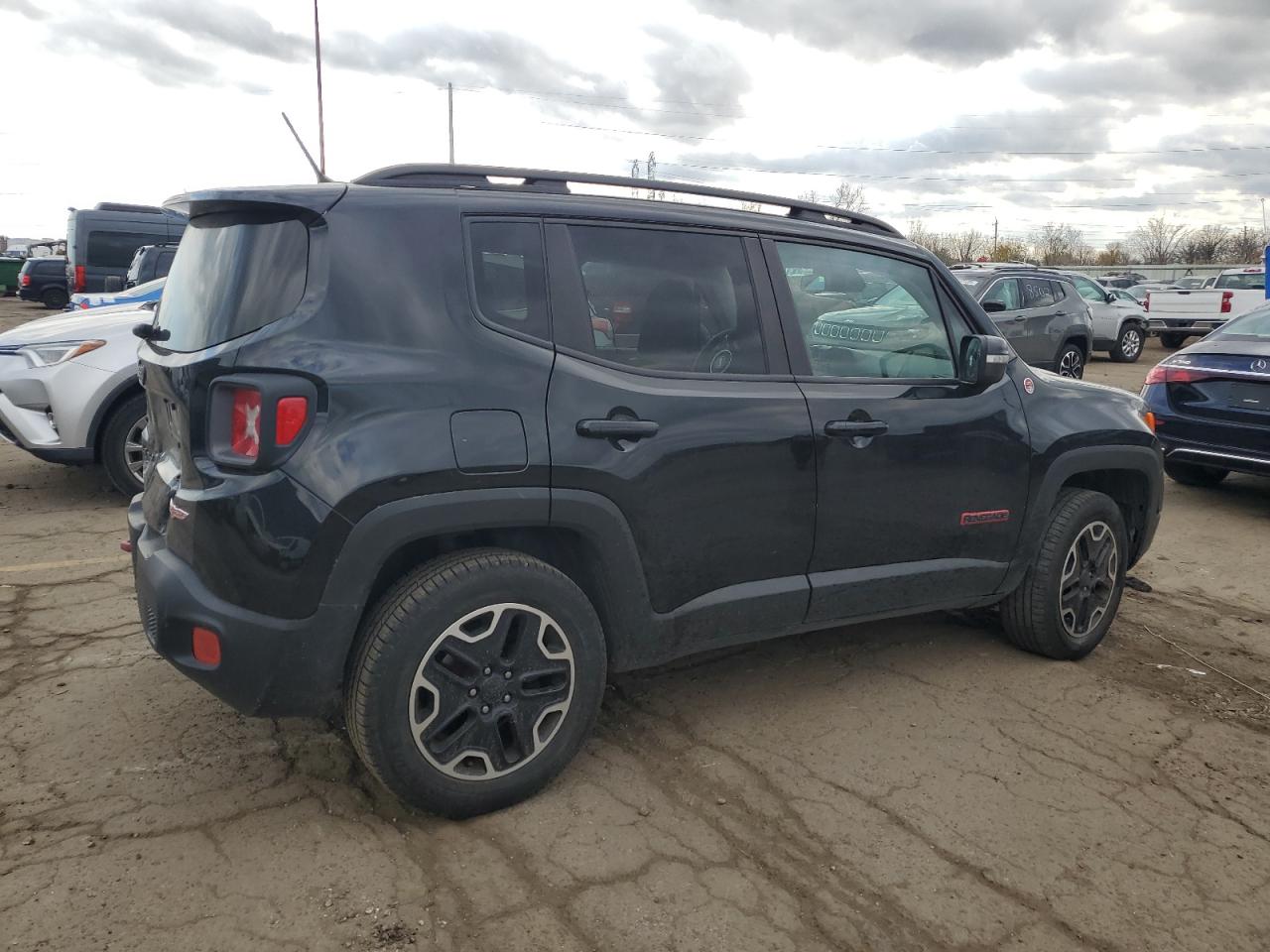 2016 Jeep Renegade - Image 3