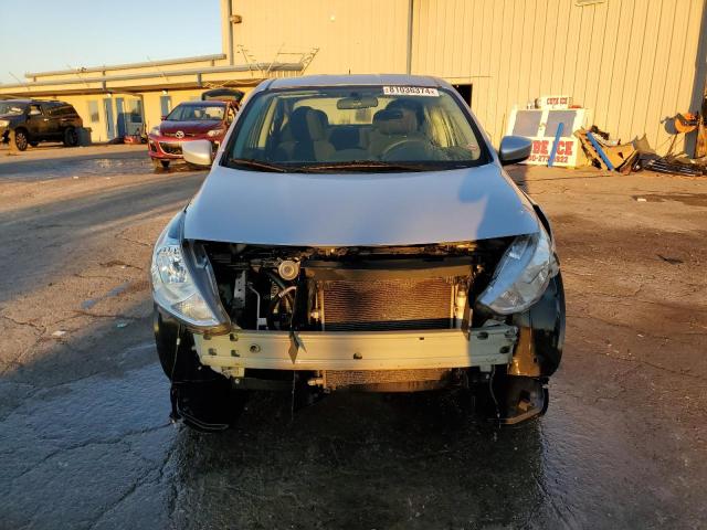  NISSAN VERSA 2016 Silver