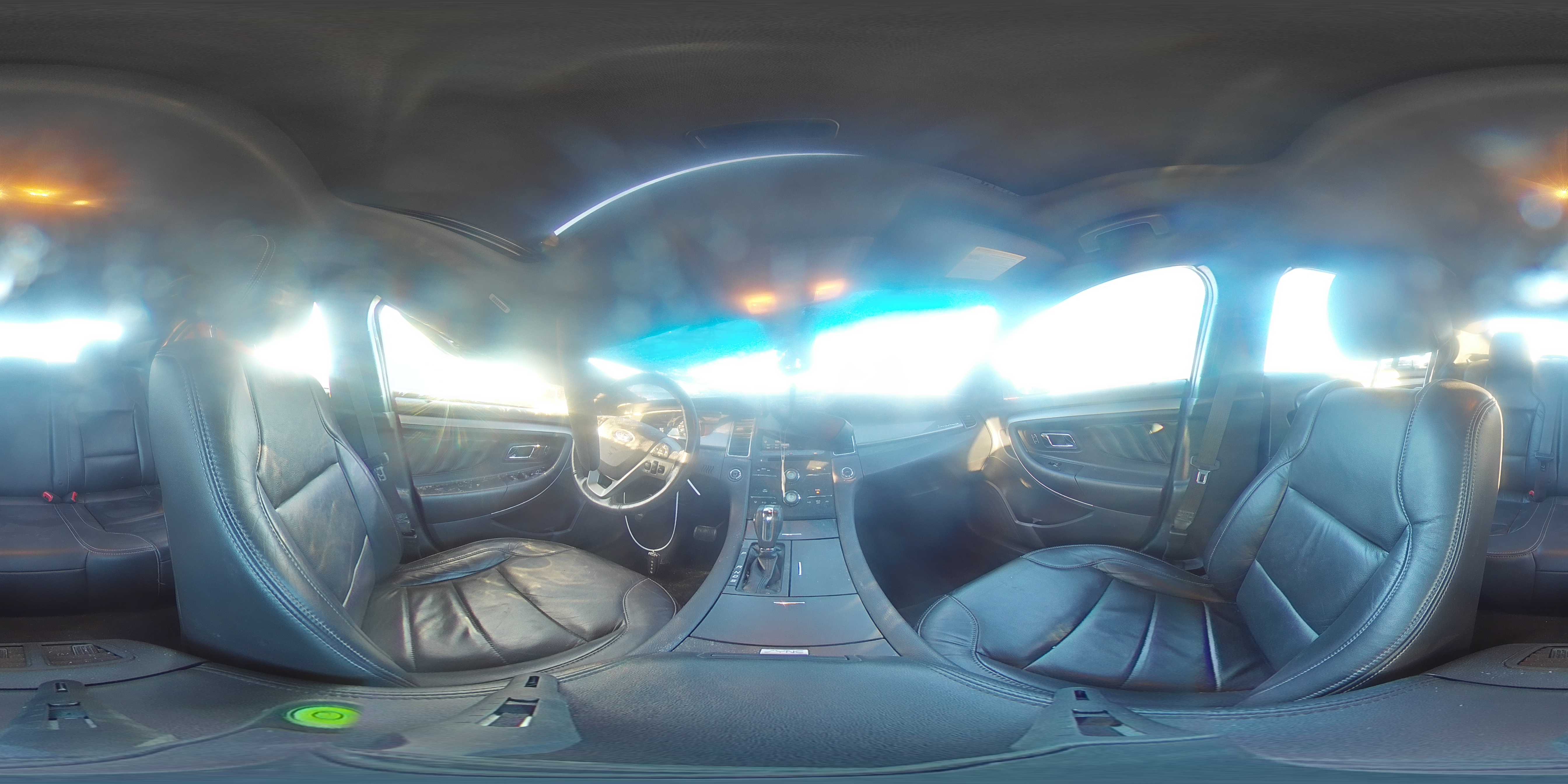 2015 Ford Taurus - Image 14