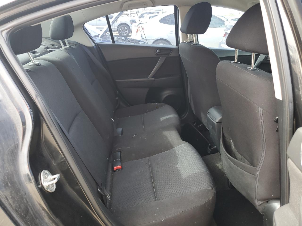 2011 Mazda 3 - Image 10