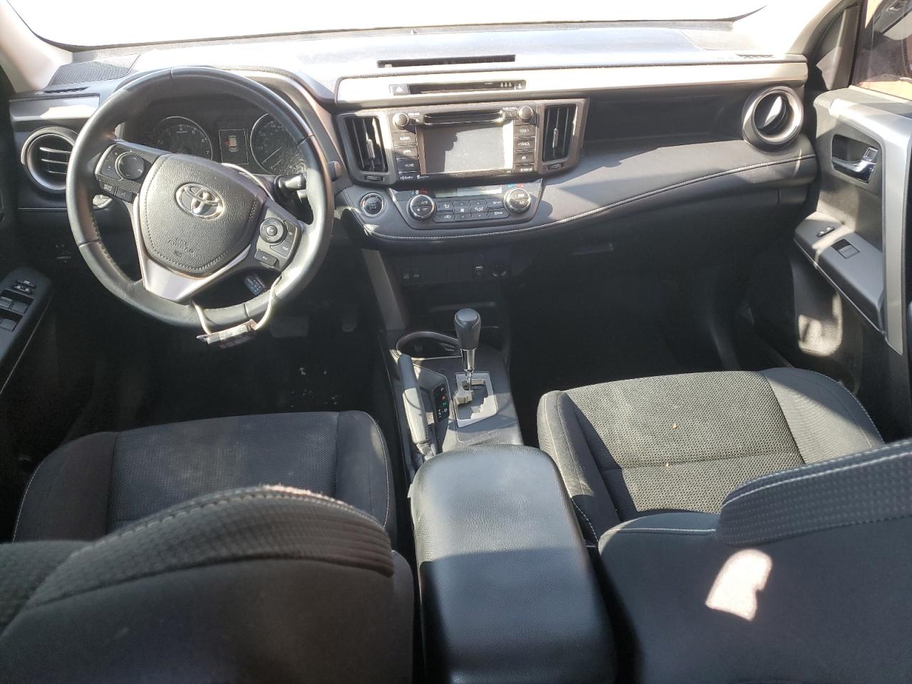 2017 Toyota RAV 4 - Image 8