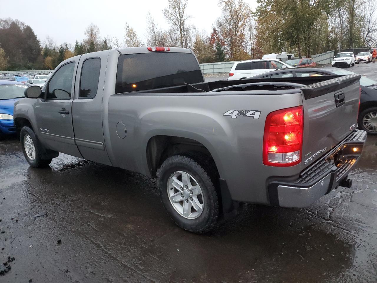 2012 GMC Sierra - Image 2