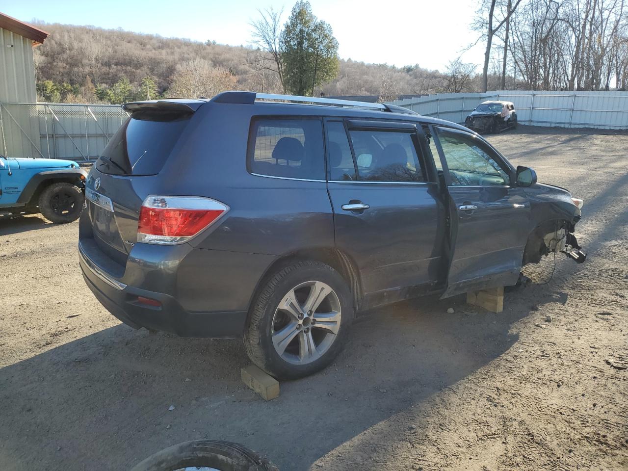 VIN 5TDDK3EHXDS211186 2013 TOYOTA HIGHLANDER no.3