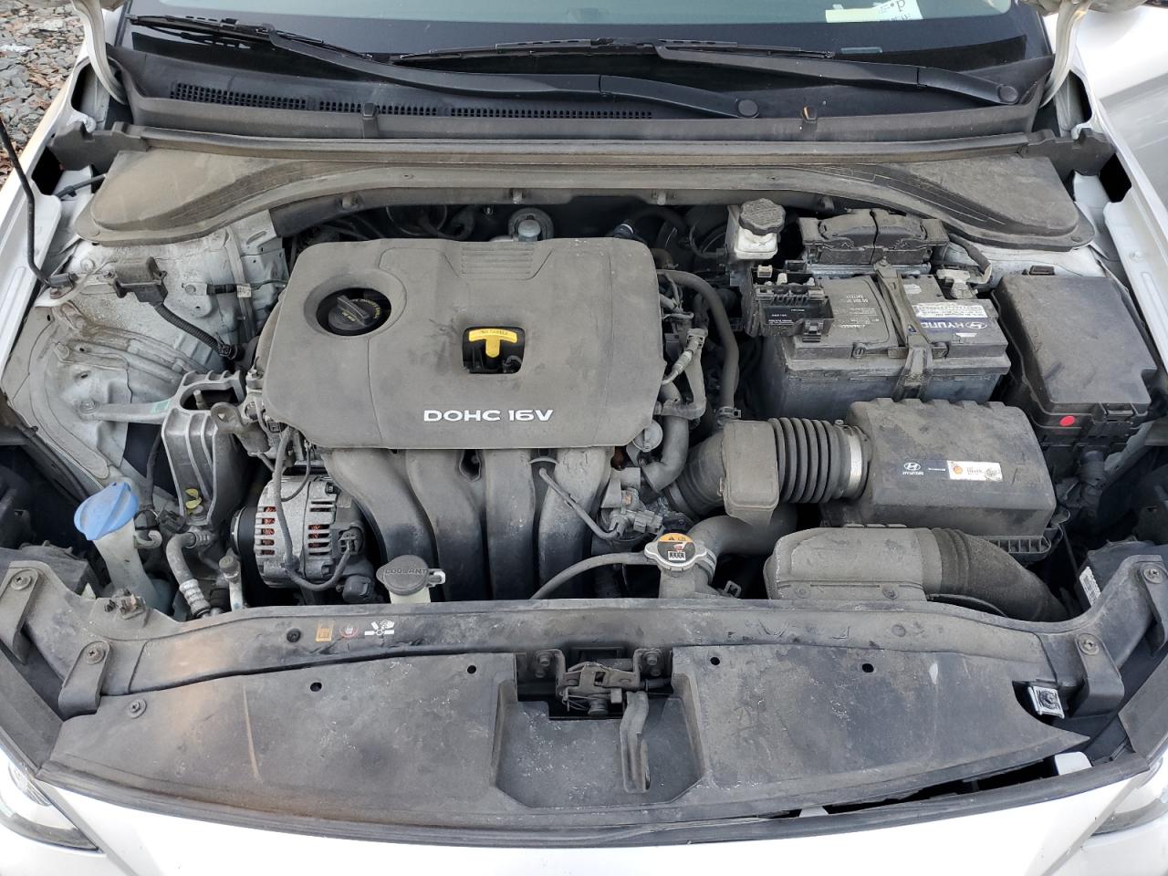 2017 Hyundai Elantra - Image 11