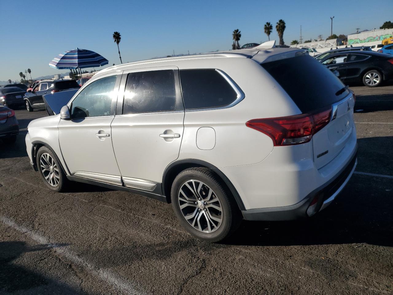 VIN JA4AD3A38HZ065540 2017 MITSUBISHI OUTLANDER no.2